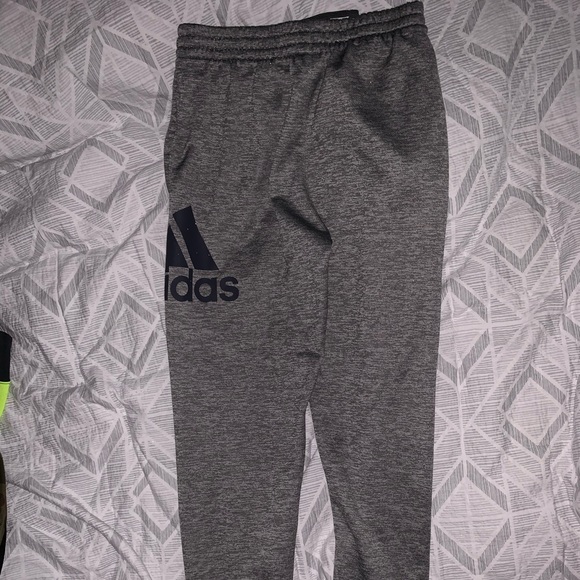 Very comfortable and good looking Adidas p… - Picture 2 of 5
